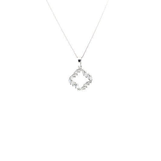 قلادة مربع الكريستال