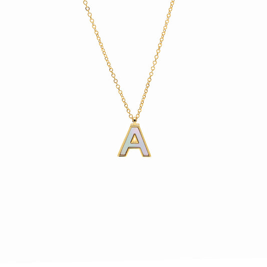 قلادة الصدف بالأحرف الإنجليزية